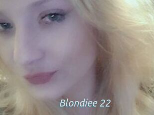 Blondiee_22