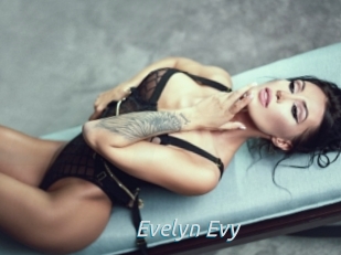 Evelyn_Evy