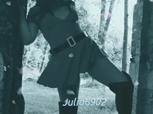 Julia6902