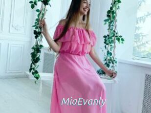 MiaEvanly