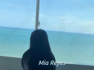 Mia_Reyes