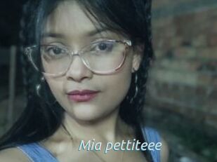 Mia_pettiteee