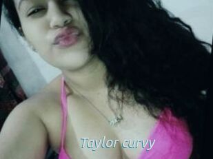 Taylor_curvy